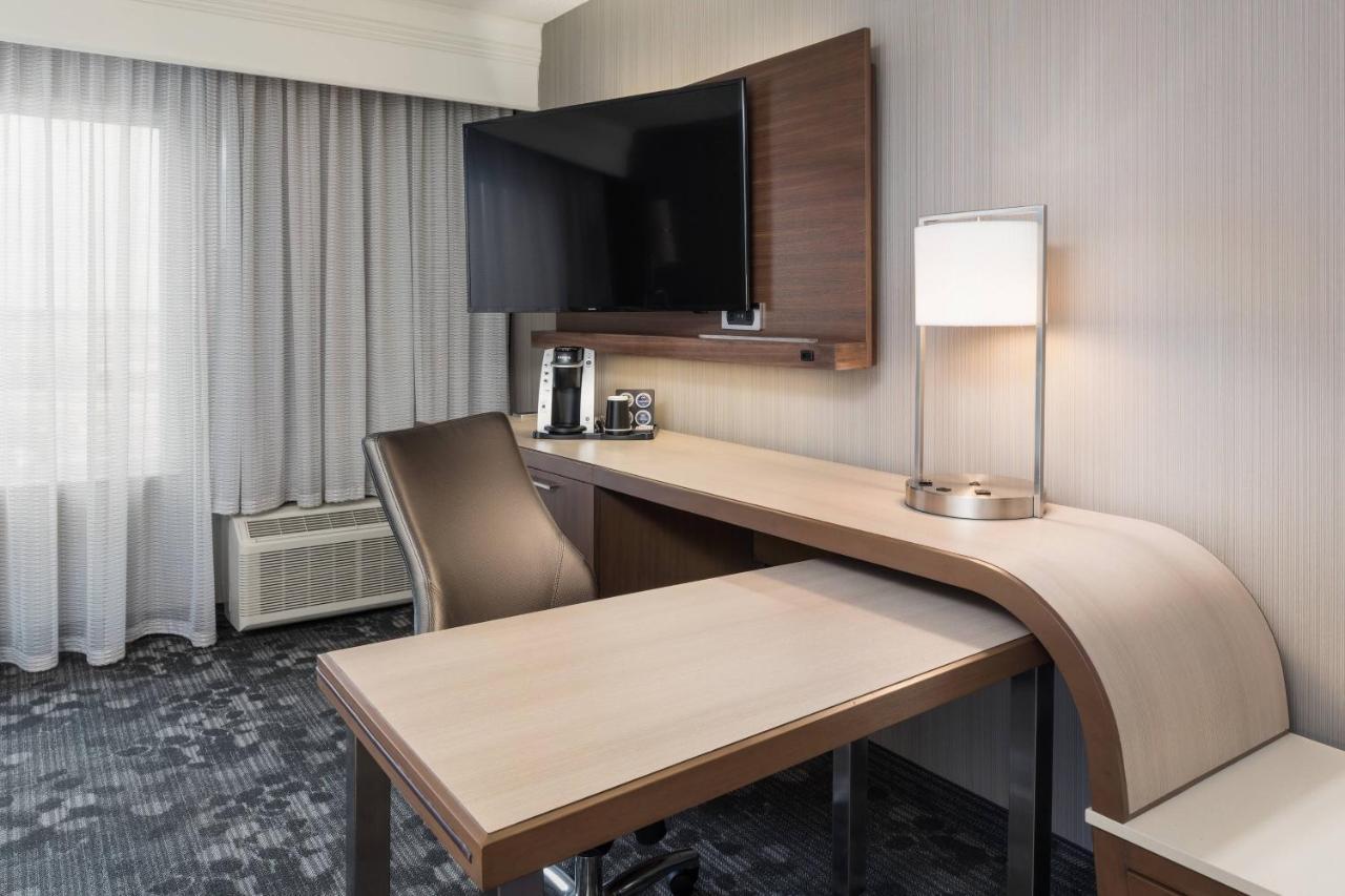 Courtyard By Marriott Toronto Вон Екстер'єр фото
