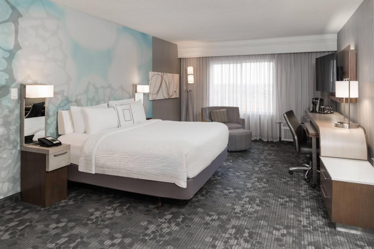 Courtyard By Marriott Toronto Вон Екстер'єр фото