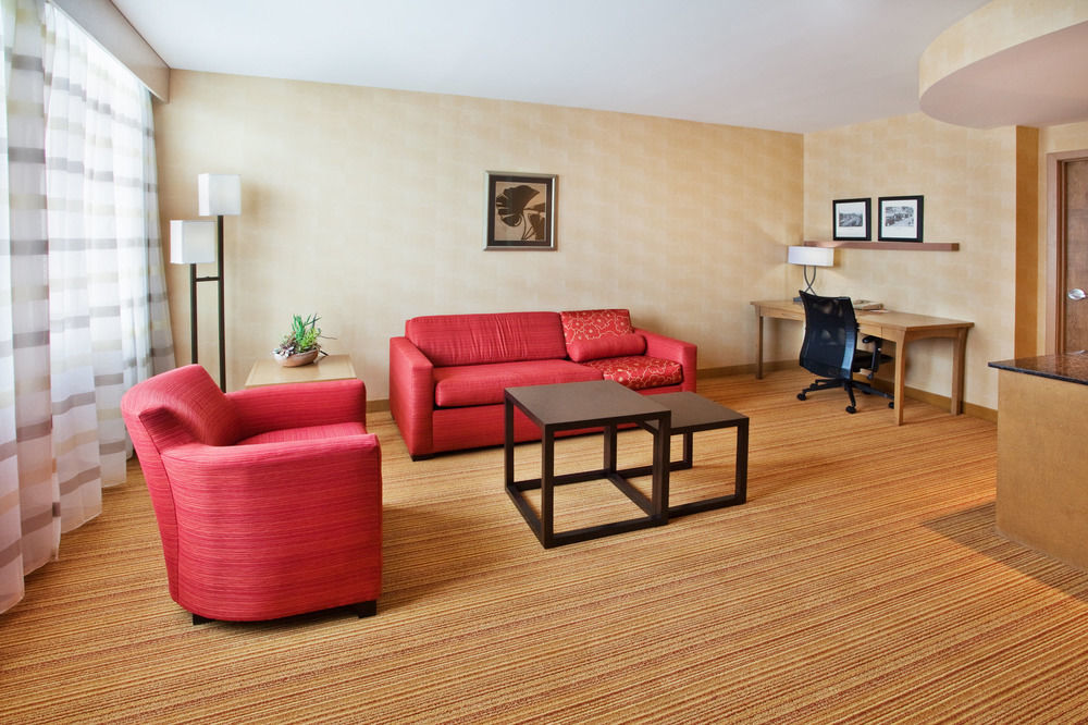 Courtyard By Marriott Toronto Вон Екстер'єр фото