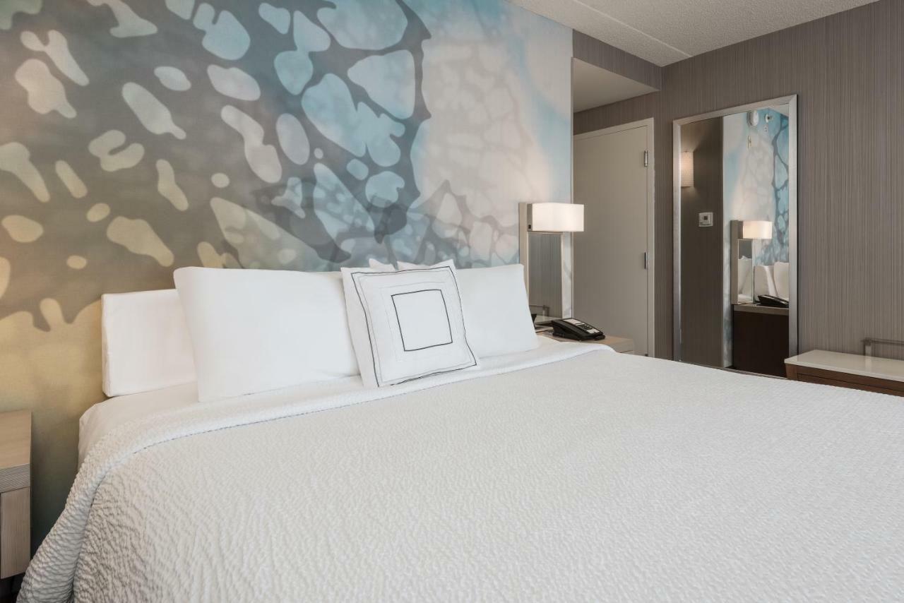 Courtyard By Marriott Toronto Вон Екстер'єр фото