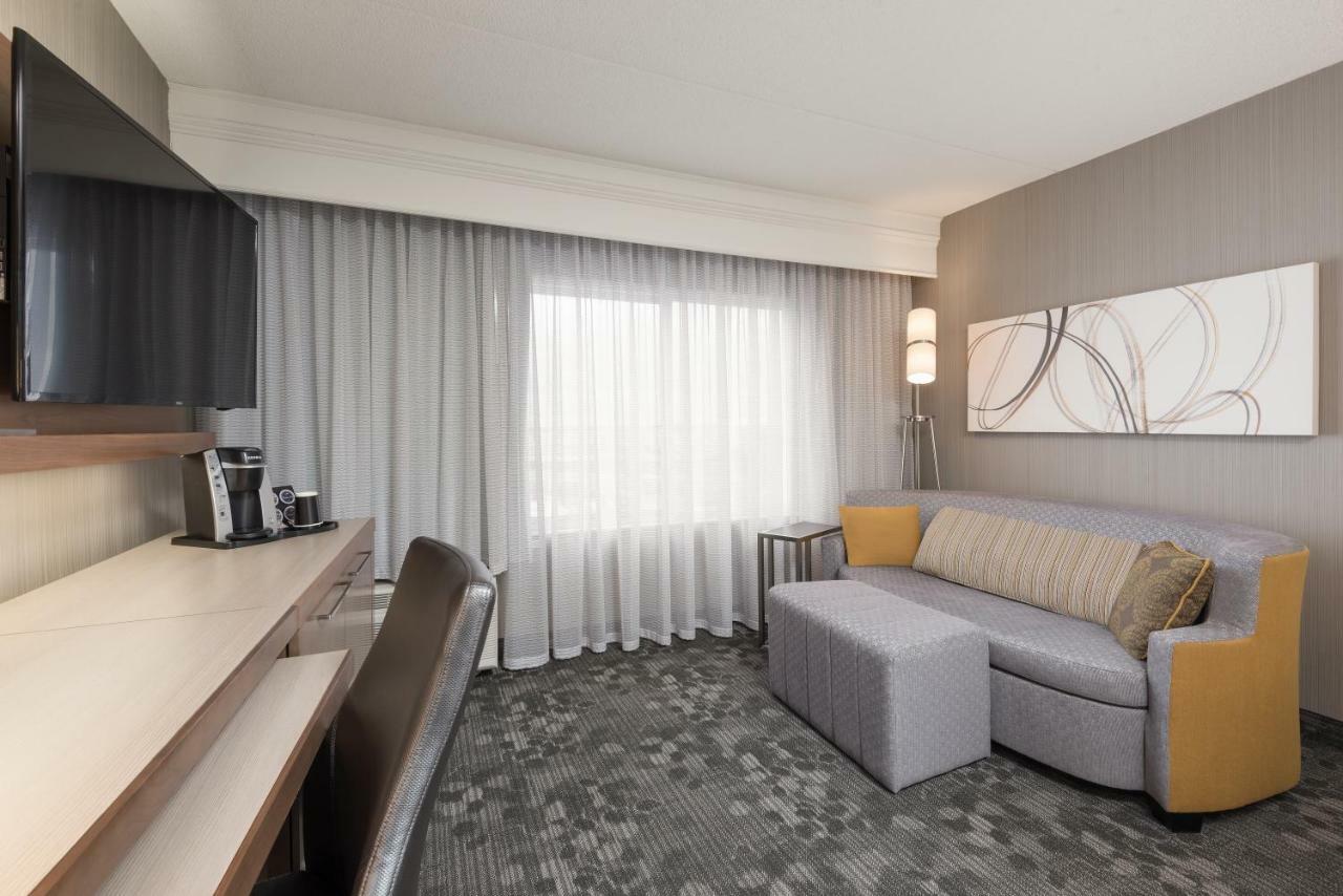 Courtyard By Marriott Toronto Вон Екстер'єр фото